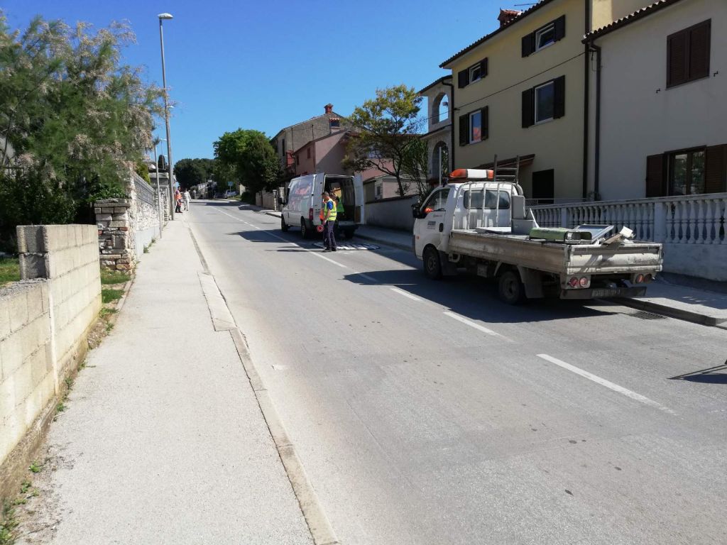 Grad Pula nastavlja s postavljanjem usporivača prometa NA REDU SU PARTIZANSKI PUT I ULICA VERUDA